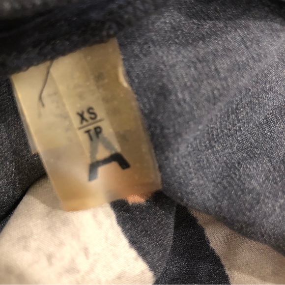 Elie Tahari sleeveless multicolour top with circle neckline. Size XS. - Picture 6 of 7